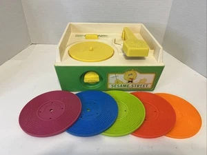 VTG Fisher Price Sesame Street Music Box Record Player COMPLETE w/all 5 Records - Picture 1 of 7