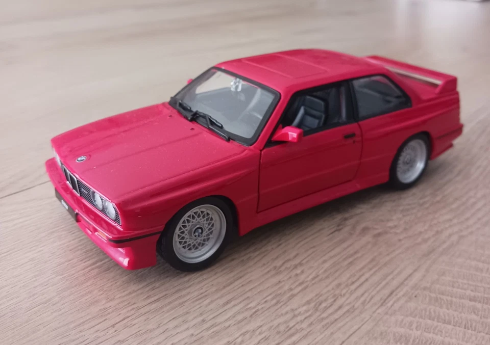 BMW M3 1988 1/24 - Photo 1/4