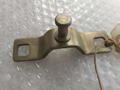 Back Door Lock Striker for Opel Kadett E Combo 90197482 OEM - Image 1 of 2