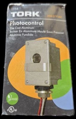 TORK 2116 Photocontrol, 1/2" Conduit Mounting, Raintight 50/60 Hz, New in Box - Image 1 of 2