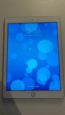 Apple iPad  5a Generazione, 9.7" 32GB Wi-Fi Tablet  - Oro - Immagine 1 di 3