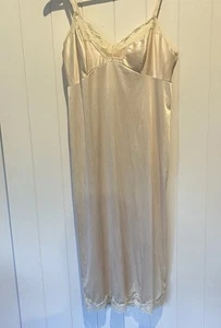 Full Petticoat Women’s Size 16 Kayser Beige Adjustable Straps Nylon Anti Static - Picture 1 of 8