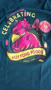 Huy Fong Foods T-Shirt Grande Uomo Sriracha Verde Celebrazione 40 Anni L Hm - Foto 1 di 3