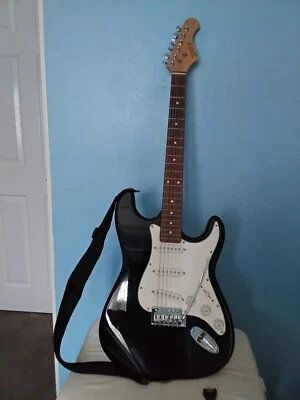 Guitar, Elevation, electric, standard 24 fret 6 string.  - Image 1 of 4