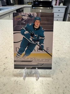2024-25 Upper Deck - Macklin Celebrini Oversized Young Guns Rookie Card #451 - Bild 1 von 11