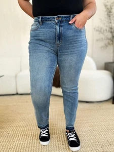Judy Blue Full Size Mid Rise Rigid Magic Release Hem Jeans - Picture 1 of 16