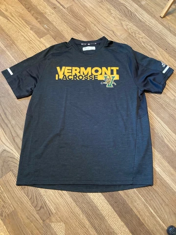University of Vermont Catamounts Team Issued Lacrosse Short Sleeve Black T Shirt Cover