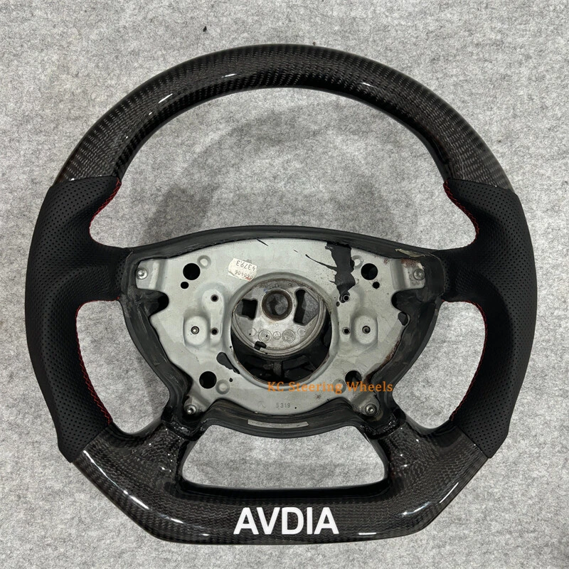 Volante de cuero de fibra de carbono personalizado hágalo usted mismo para Mercedes-Benz E320 2005 Foto 1 de 4
