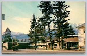 Arl Motel Postcard Street Exterior View Golden BC 1960s Car Pine Trees Unposted - Picture 1 of 2