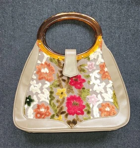 Vintage 60s 70s Carpet Tapestry Bag Lucite Handles Floral Purse Funky Retro - Picture 1 of 16