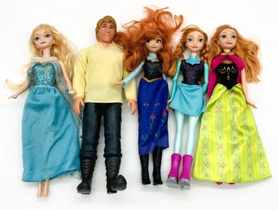 5 Puppen Eiskönigin Elsa Kristof Anna ähnlich Barbie von Mattel und Hasbro - Bild 1 von 4