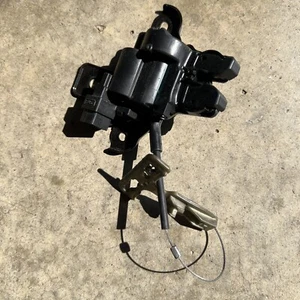 2015-2024 FORD MUSTANG REAR DECK TRUNK LID LATCH LOCK ACTUATOR OEM FR3B7643282BB - Picture 1 of 5