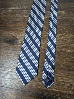 Corbata Eagle Shirtmakers 100 % seda azul marino rayas plateadas hecha a mano 60" Foto 1 de 4