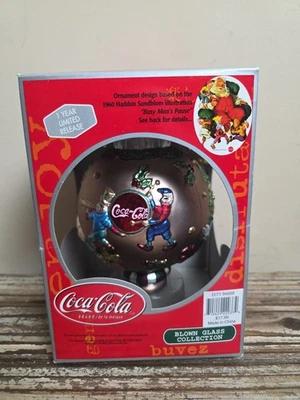 Coca Cola Vidrio Soplado Adorno de Navidad Papá Noel Con Elfos Lrg Globo Edición Limitada Retro Foto 1 de 4