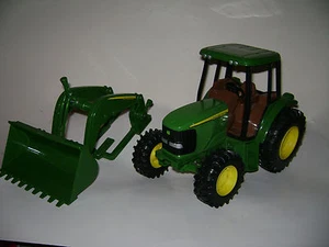 JOHM DEERE ERTL TRACTOR 8" x 11" W/removable FRONT LOADER 8" x 16" - Picture 1 of 12