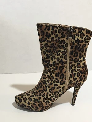 Botas de tornozelo com estampa de leopardo tamanho 8.5 (EUA) marrom stiletto presente desgaste nos pés - Imagem 1 de 4