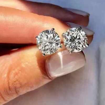 Aretes clásicos de moissanita de 2 quilates certificados de oro blanco sólido de 10 quilates de 4 puntas Foto 1 de 4