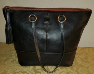 Bolso de Mano Dooney & Bourke Florentino CUERO TOBI Pequeño Borlas Negro Junta Tórica - Imagen 1 de 15