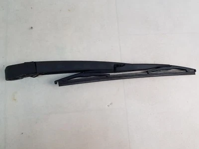 VAUXHALL ASTRA J MK6 09-15 HATCHBACK REAR TAILGATE BOOT WIPER ARM + WIPER BOSCH - Image 1 of 4