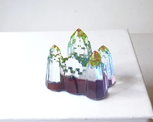 1985 Iris Arc Tabletop Art Objects Rainbow Crystal Castle Figurine / Paperweight - Picture 1 of 8