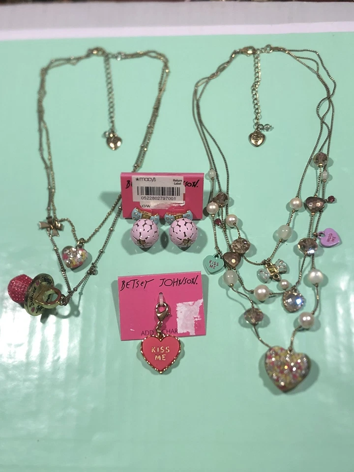 Lote Collares Pendientes y Dijes Betsey Johnson Vintage Candyland  Foto 1 de 4