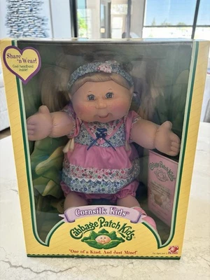 Cabbage Patch Kids Share 'n Wear seda de maíz niños niña 10200 rubio-ojos azules NBRFB Foto 1 de 4