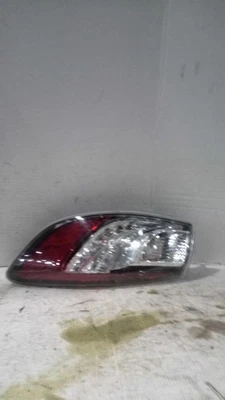 Used Right Tail Light Assembly fits: 2012 Mazda 3 Sdn quarter panel mounted LED Foto 1 de 4