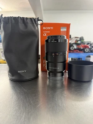 Sony FE 90mm F/2.8 Macro/Close Up Lens - Great Condition - Image 1 of 4