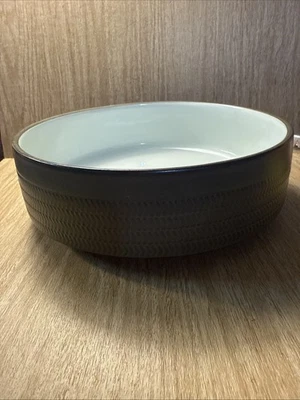 Cuenco redondo para servir verduras Chevron Mid Century Denby Camelot verde oscuro 9" de colección Foto 1 de 4