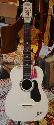 Acoustic Guitar MACCAFERRI MASTRO GUITAR--NEAR MINT AND RARE! - Image 1 of 4