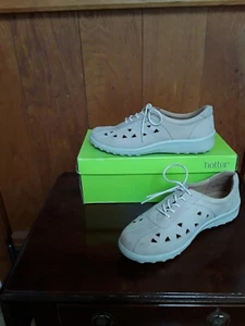 Hotter ladies shoe in Nubuck. Style: Daytime Size: 5 Wide Fit (EE/EXF) - Picture 1 of 8
