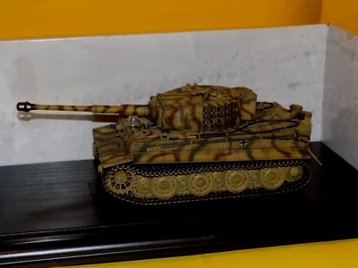Sd.Kfz.181 Tiger I EJÉRCITO ALEMÁN #1 ITALIA 1944 CON 4 FIGURAS ARMADURA DRAGÓN 61037 1:35 Foto 1 de 4
