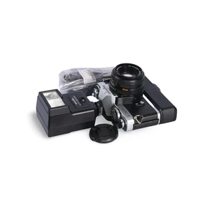 Lente Minolta XD 35mm Film SLR c/w Winder D, MD ROKKOR 50mm f/1.7 y kit automático 200X - Imagen 1 de 12