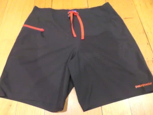 Patagonia Boardshorts Herren schwarz Gr. 33 schnelltrocknend Badehose Kordelzug Tasche - Bild 1 von 9