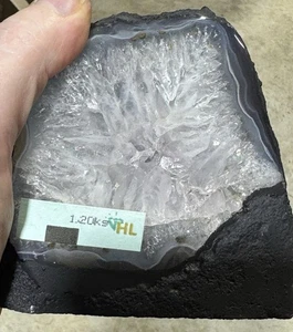 1.20kg Light Amethyst Geode Slight Colour Beautiful Rainbows - Picture 1 of 19