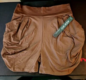 Women's New Mix Brand Harem Shorts. Size: L/XL - Picture 1 of 4