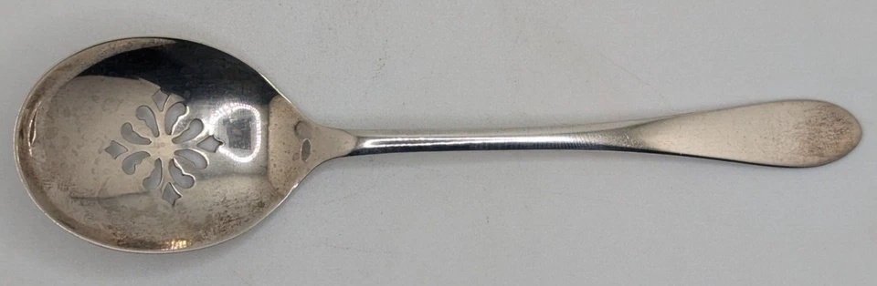 Cuchara Bon Bon vintage moderna de mediados de siglo de plata de ley de 4 5/8" Foto 1 de 3