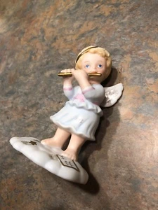 Tender Hearts Porcelain Angel Figurine Cherub Serenading The Stars Bronson  - Picture 1 of 6