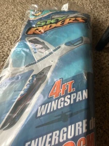 Maui SKYRIDERS 4ft wingspan Foam Airplane Kit Made in USA flies 150 ft - Picture 1 of 3