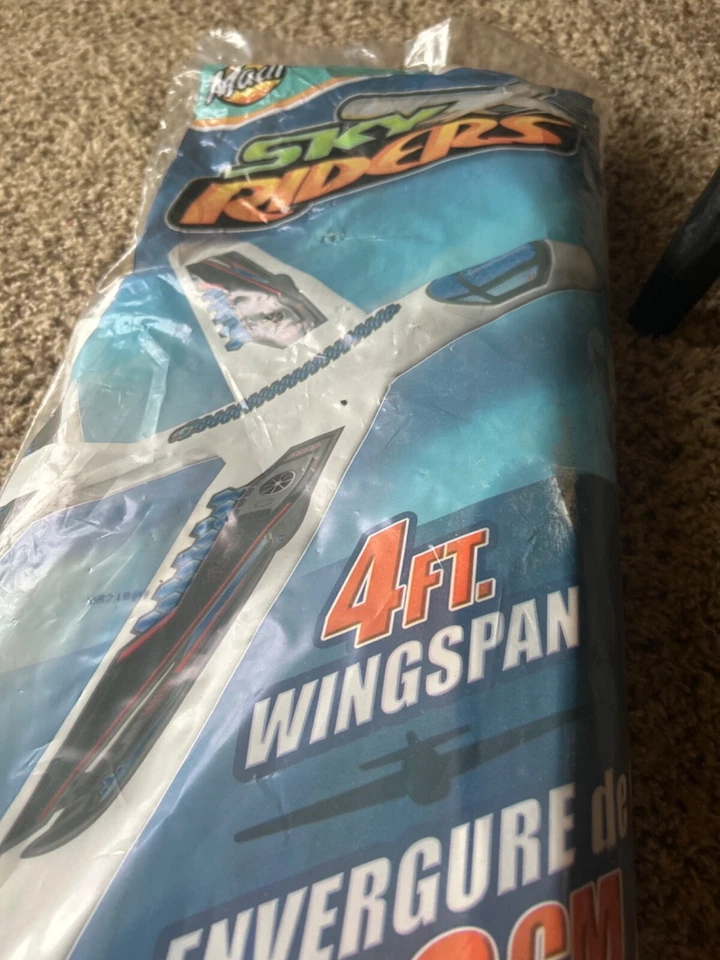 Maui SKYRIDERS 4ft wingspan Foam Airplane Kit Made in USA flies 150 ft - Image 1 of 3