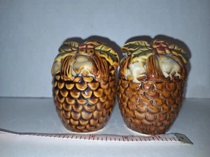 Christmas Decor Salt and Pepper Pinecone Rustic Holly Berries Brown Vintage - Picture 1 of 5