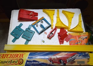 Matchbox Superfast SF-4 Double Lane Race Set Incomplete 20 Pieces Track - Picture 1 of 8