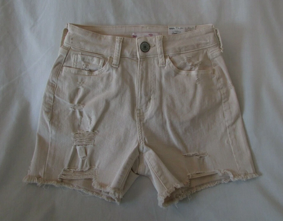 SO Junior Curvy Midi Shorts Size 0/24 Waist WITH TAGS