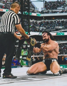 Foto 10x8 Drew Mcintyre **FIRMADA A MANO** ~ AUTOGRAFIADA - WWE / WM40 - Imagen 1 de 1