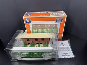 Lionel 6-24180 Choo Choo Barn Lionelville Zoo operating track accessory NIB - Picture 1 of 6