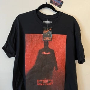The Batman 2022 Movie DC Comics Black & Red T Shirt Size Large New With Tags - Picture 1 of 7
