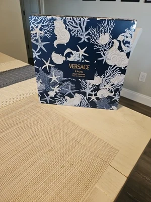 Versace Eros Juego de Regalo para Hombres 1.7oz EDT, Bálsamo para Después del Afeitado Gel de Ducha Foto 1 de 4