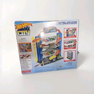 Hot Wheels City Stunt Garage Play Set Elevator to Upper Levels  - Picture 1 of 4