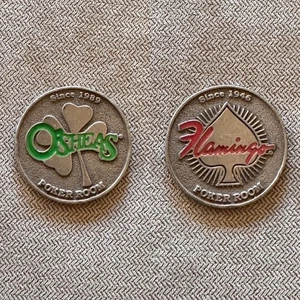 O'Sheas & Flamingo Poker Room Poker Card Guard Gettone - Foto 1 di 6