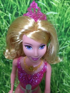 Mattel Barbie im Prinzessinnenkleid 2012 - Bild 1 von 9